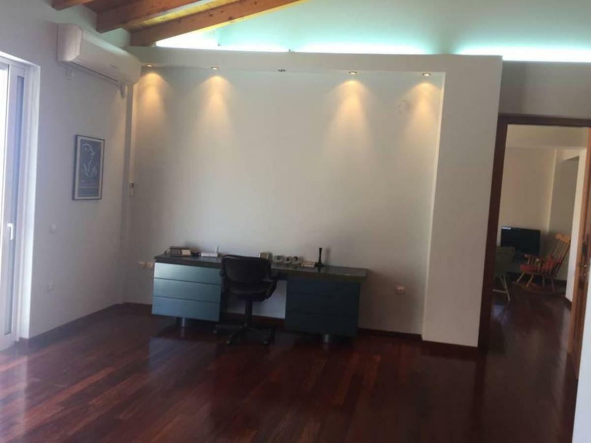 Azure Retreat Apartment Loutraki  Bagian luar foto