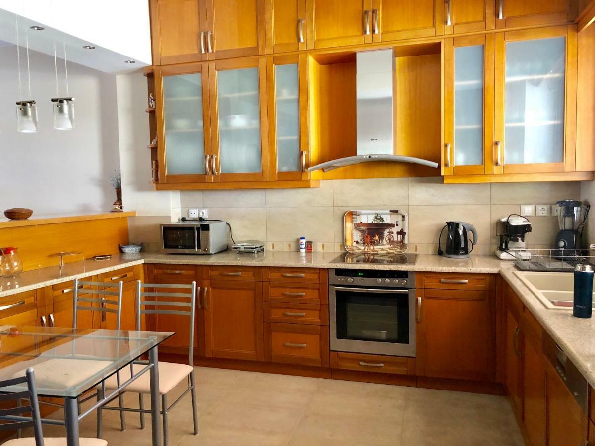 Azure Retreat Apartment Loutraki  Bagian luar foto